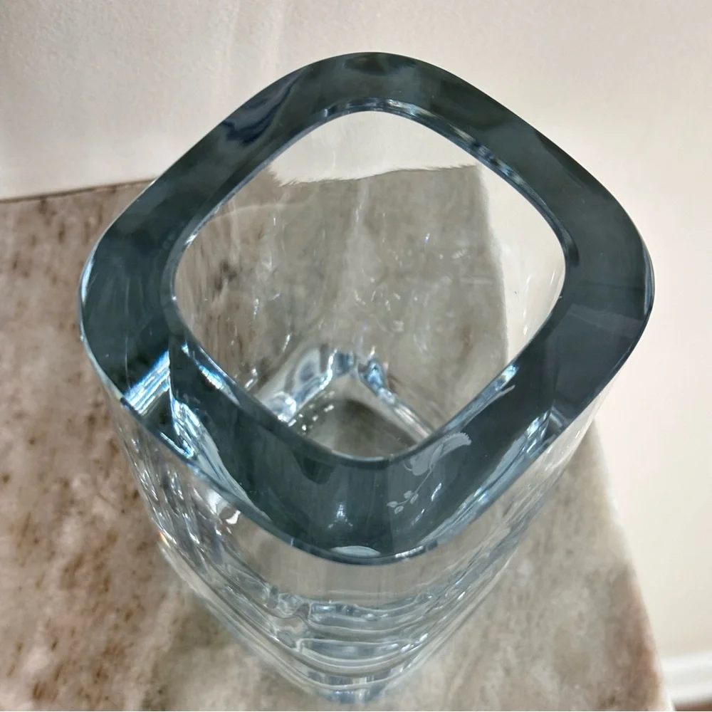 Vintage Art Glass Decor Vase Strombergshyttan Sweded with Etched Bird & Leaves